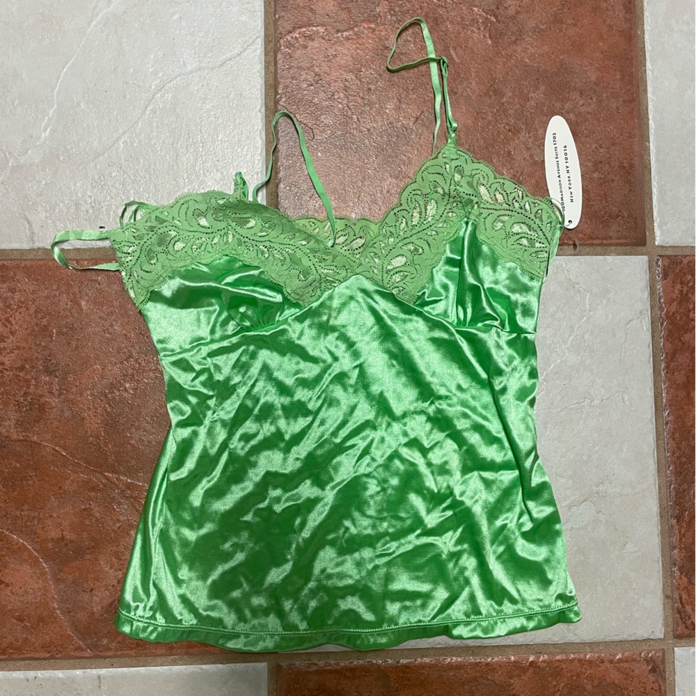 Two pink and green silk spaghetti strap tops with lace 💗💚